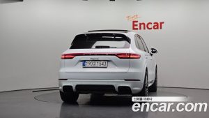 Porsche Cayenne 3.0 2023 года из Южной Кореи