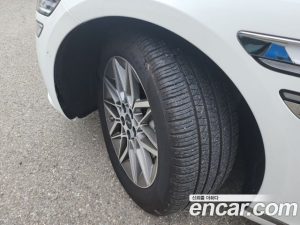 Genesis G80 Бензин 2.5 Turbo AWD 2025 года из Южной Кореи