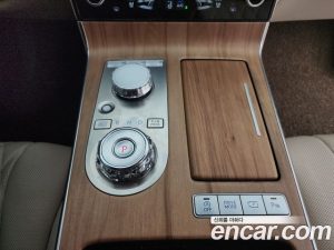 Genesis G80 Бензин 2.5 Turbo AWD 2025 года из Южной Кореи