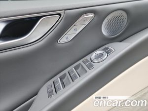 Genesis G80 Бензин 2.5 Turbo AWD 2025 года из Южной Кореи