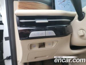 Genesis G80 Бензин 2.5 Turbo AWD 2025 года из Южной Кореи