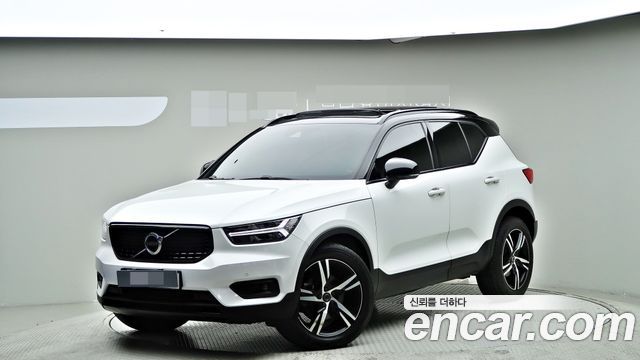 Volvo XC40 B4 R- 2022 года из Кореи