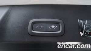 Volvo XC40 B4 R- 2022 года из Южной Кореи