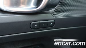 Volvo XC40 B4 R- 2022 года из Южной Кореи