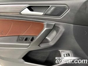 Volkswagen Tiguan 2.0 TSI Prestige 2023 года из Южной Кореи