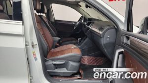 Volkswagen Tiguan 2.0 TSI Prestige 2023 года из Южной Кореи