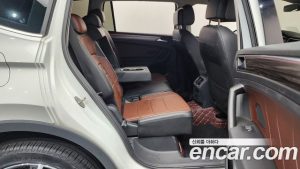 Volkswagen Tiguan 2.0 TSI Prestige 2023 года из Южной Кореи