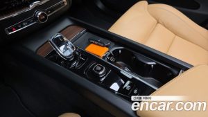 Volvo XC60 B5 ULTIMATE Bright 2023 года из Южной Кореи