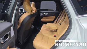 Volvo XC60 B5 ULTIMATE Bright 2023 года из Южной Кореи