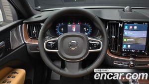 Volvo XC60 B5 ULTIMATE Bright 2023 года из Южной Кореи