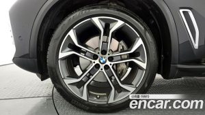 BMW X5 xDrive 30d xLine 2023 года из Южной Кореи