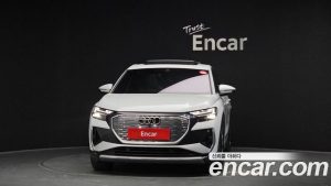 Audi Q4 e-tron 40 Premium Sportback 2023 года из Южной Кореи