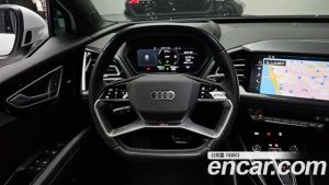 Audi Q4 e-tron 40 Premium Sportback 2023 года из Южной Кореи