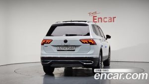 Volkswagen Tiguan 2.0 TSI Prestige 2023 года из Южной Кореи