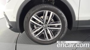 Volkswagen Tiguan 2.0 TSI Prestige 2023 года из Южной Кореи