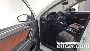 Volkswagen Tiguan 2.0 TSI Prestige 2023 года из Южной Кореи
