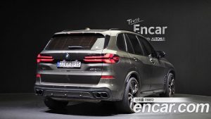 BMW X5 M60i 2024 года из Южной Кореи