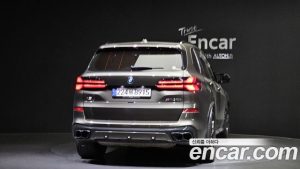BMW X5 M60i 2024 года из Южной Кореи