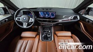 BMW X5 M60i 2024 года из Южной Кореи