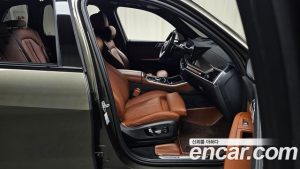 BMW X5 M60i 2024 года из Южной Кореи