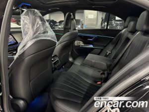 Mercedes-Benz E-Class E300 4MATIC Exclusive 2025 года из Южной Кореи