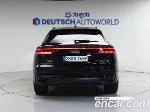 Audi Q8 55 TFSI 4WD Premium 2023 года из Южной Кореи