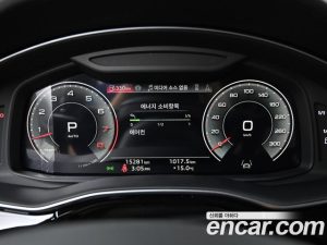 Audi Q8 55 TFSI 4WD Premium 2023 года из Южной Кореи