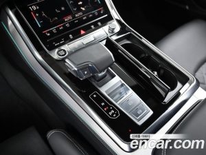 Audi Q8 55 TFSI 4WD Premium 2023 года из Южной Кореи