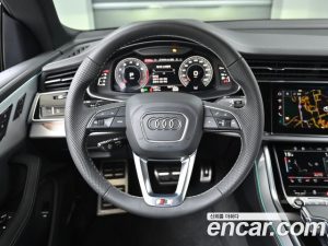 Audi Q8 55 TFSI 4WD Premium 2023 года из Южной Кореи
