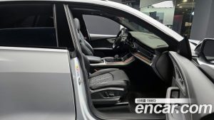 Audi Q8 55 TFSI 4WD Premium 2023 года из Южной Кореи