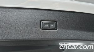 Audi Q8 55 TFSI 4WD Premium 2023 года из Южной Кореи