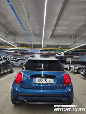 Mini Cooper CLASSIC Plus COMFORT PACK 2023 года из Южной Кореи