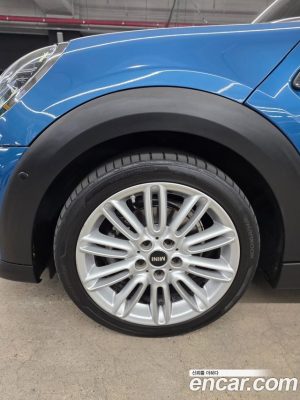 Mini Cooper CLASSIC Plus COMFORT PACK 2023 года из Южной Кореи