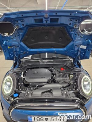 Mini Cooper CLASSIC Plus COMFORT PACK 2023 года из Южной Кореи