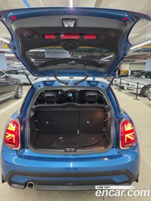 Mini Cooper CLASSIC Plus COMFORT PACK 2023 года из Южной Кореи
