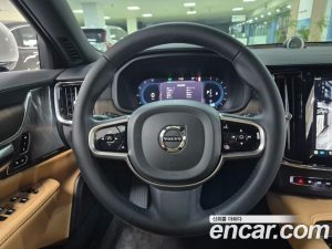 Volvo S90 B5 ULTIMATE Bright 2024 года из Южной Кореи