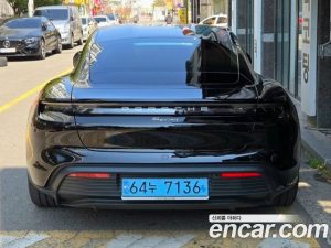 Porsche Taycan Base 2022 года из Южной Кореи