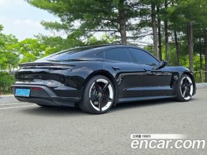 Porsche Taycan Base 2022 года из Южной Кореи