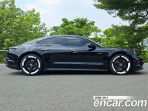 Porsche Taycan Base 2022 года из Южной Кореи