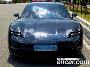 Porsche Taycan Base 2022 года из Южной Кореи