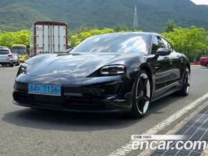 Porsche Taycan Base 2022 года из Южной Кореи