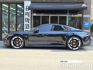 Porsche Taycan Base 2022 года из Южной Кореи