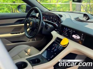 Porsche Taycan Base 2022 года из Южной Кореи