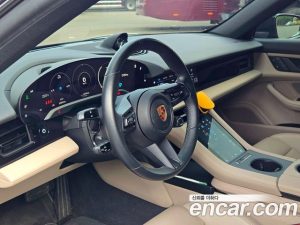 Porsche Taycan Base 2022 года из Южной Кореи