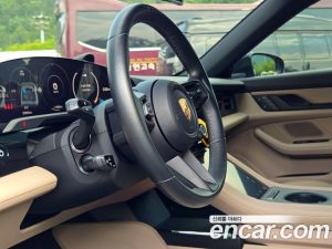 Porsche Taycan Base 2022 года из Южной Кореи
