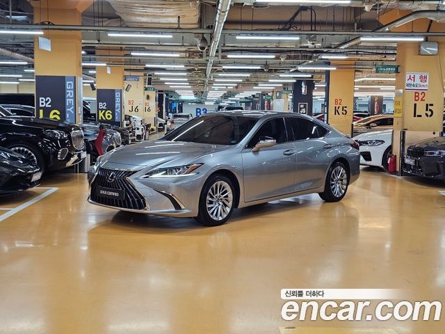 Lexus ES Luxury Plus 2025 года из Кореи