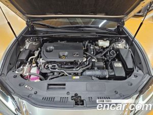 Lexus ES Luxury Plus 2025 года из Южной Кореи