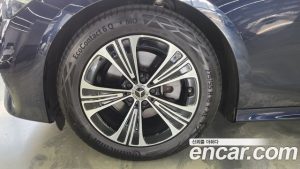 Mercedes-Benz E-Class E200 Avantgarde 2025 года из Южной Кореи