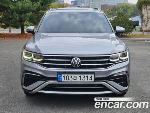 Volkswagen Tiguan 2.0 TSI Prestige 2023 года из Южной Кореи