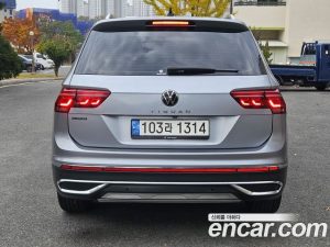 Volkswagen Tiguan 2.0 TSI Prestige 2023 года из Южной Кореи